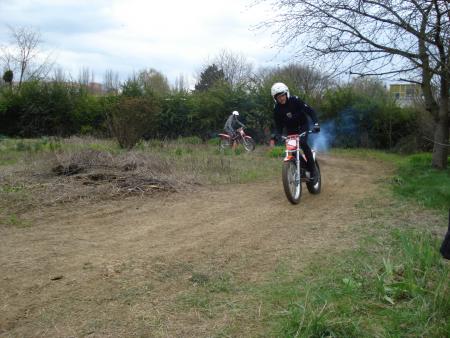 Cours entre Mr Alasseur et un des policiers