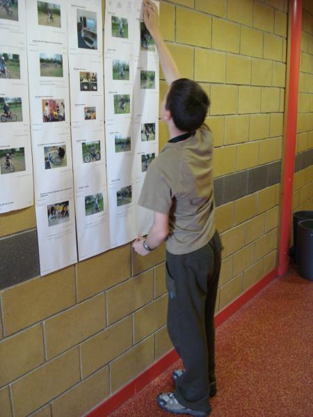 Pr�paration de notre stand pour la comp�tition de fin d'ann�e.