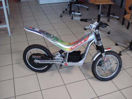 Notre nouvelle moto: une moto electrique.